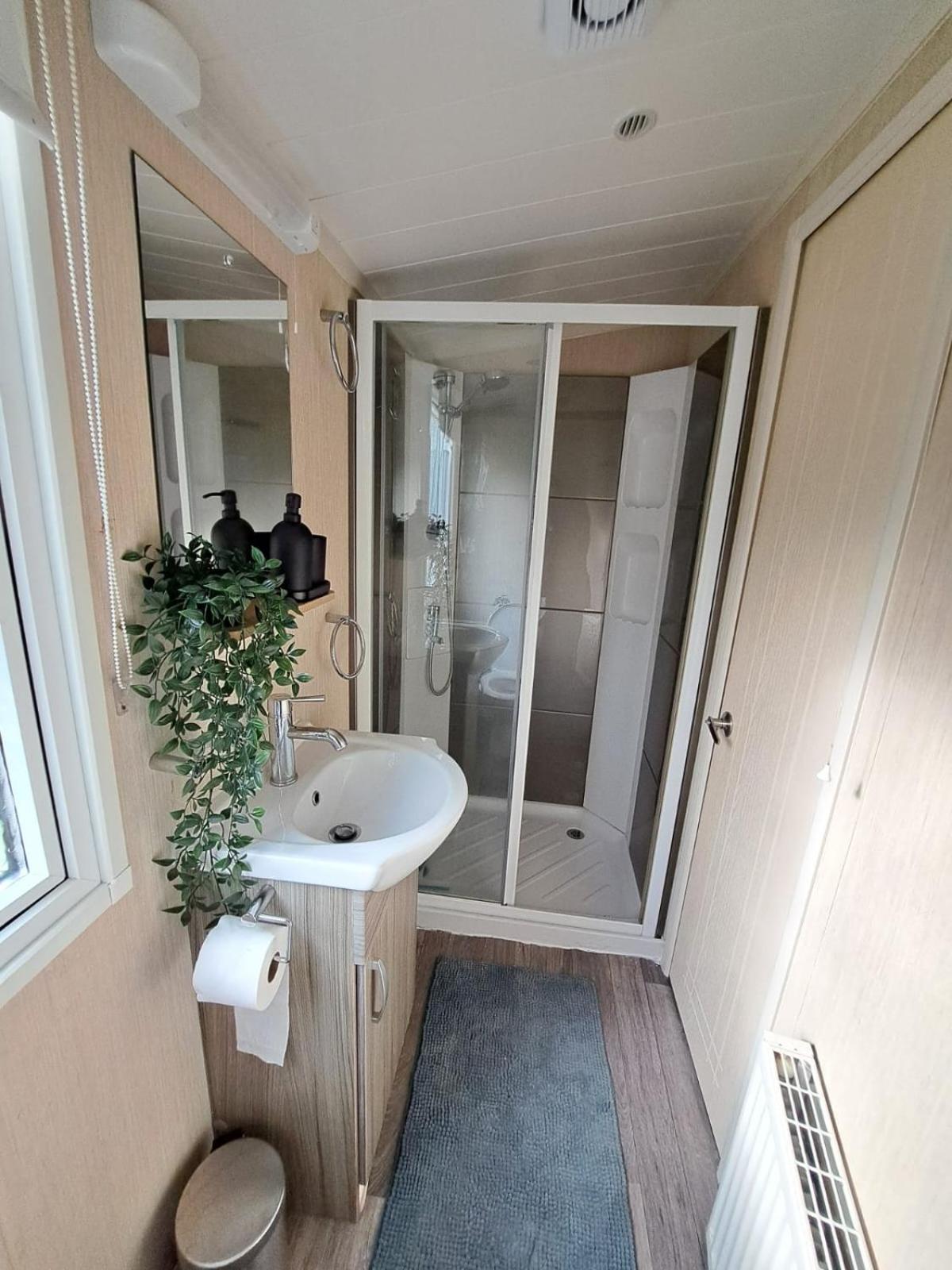 Holiday home Ruim Chalet, Midden In Het Bos!